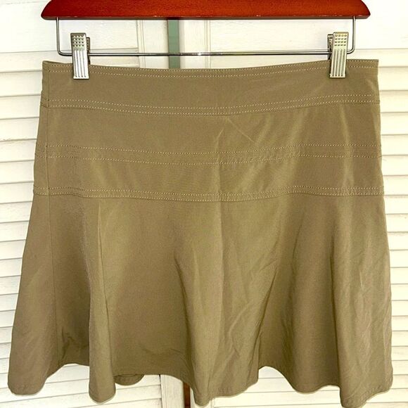 Athleta Active Skort 🎾 ⛳️ 🏝️ Security pocket in back. Great for travel 🧳 ✈️ - Picture 1 of 17